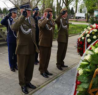 14. rocznica katastrofy smoleńskiej - cmentarz Ciechanów