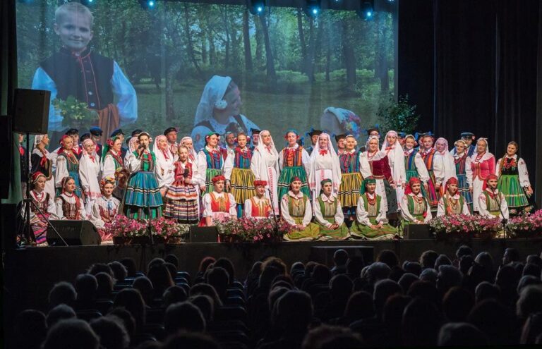 „Dla Ciebie Mamo” – koncert w wykonaniu „Ludowego Zespołu Artystycznego Ciechanów” i „Mały Ciechanów”