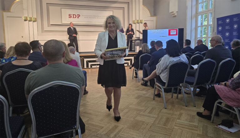 I Nagroda im. Janusza Kurtyki, ufundowaną przez IPN dla dr Teresy Kaczorowskiej