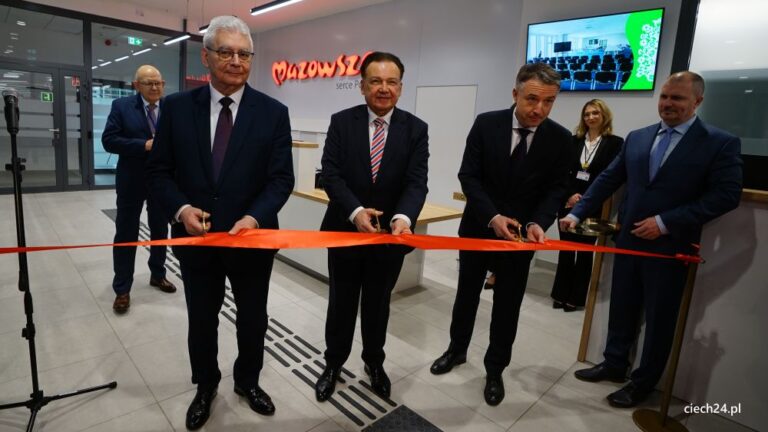 Otwarcie centrum administracyjnego w Ciechanowie i termomodernizacja Domu Pomocy Społecznej „Kombatant”.