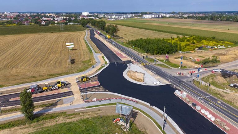 Kolejny etap budowy ronda w Alei Unii Europejskiej