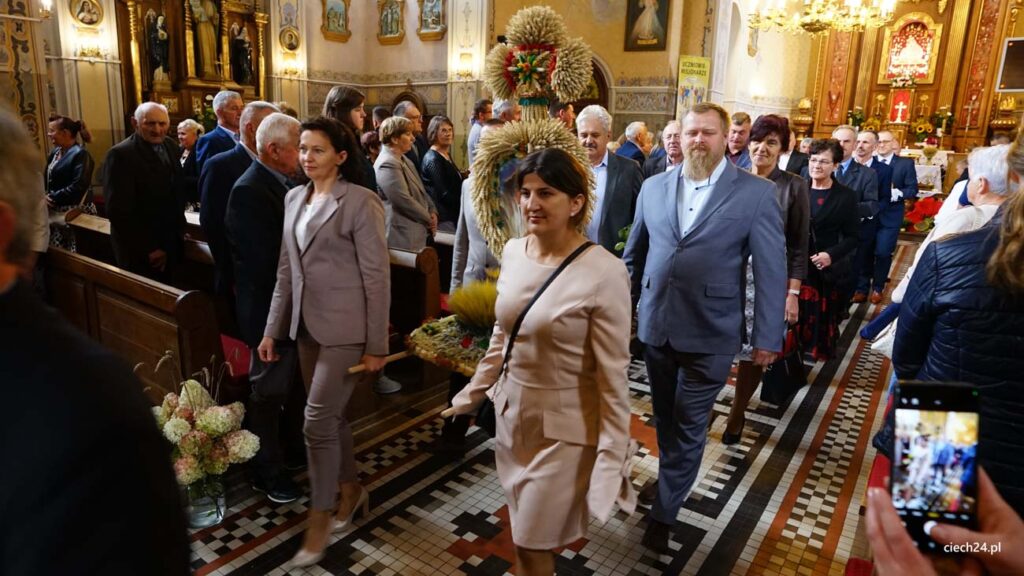 Mieszkańcy Łopacina podziękowali za tegoroczne plony – dożynki parafialne 2026